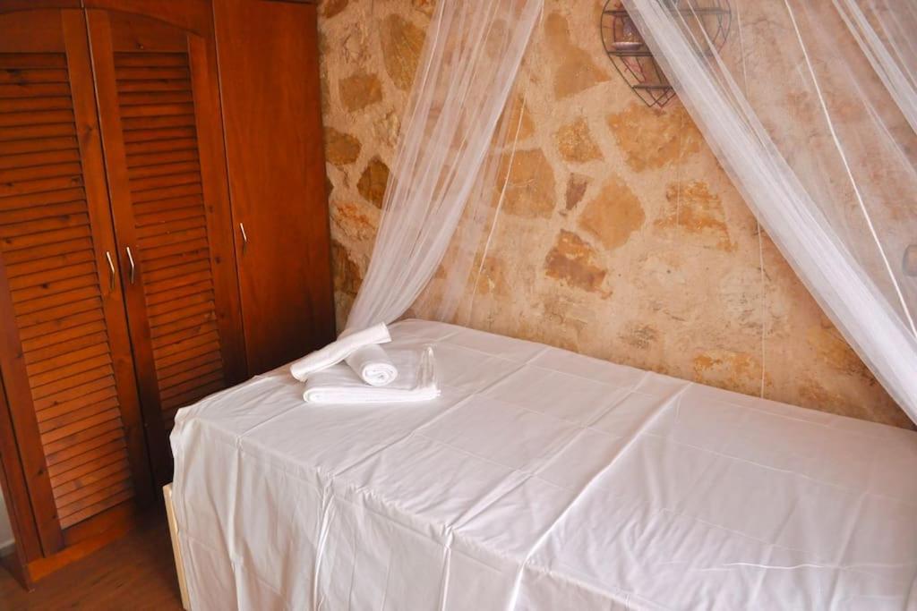 Stone Pool House Gouvia * Poulades