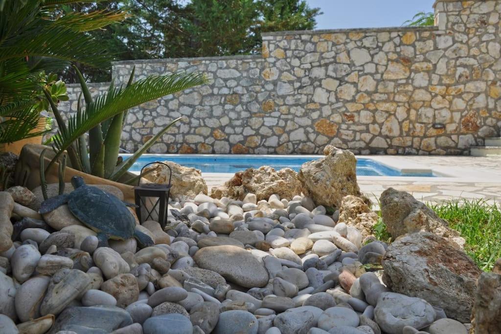 Stone Pool House Gouvia Poulades